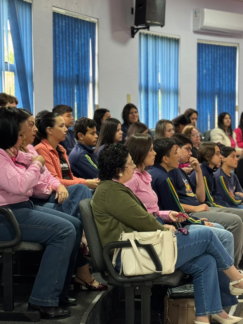 Câmara Municipal promove evento Entre Elas em alusão ao Outubro Rosa