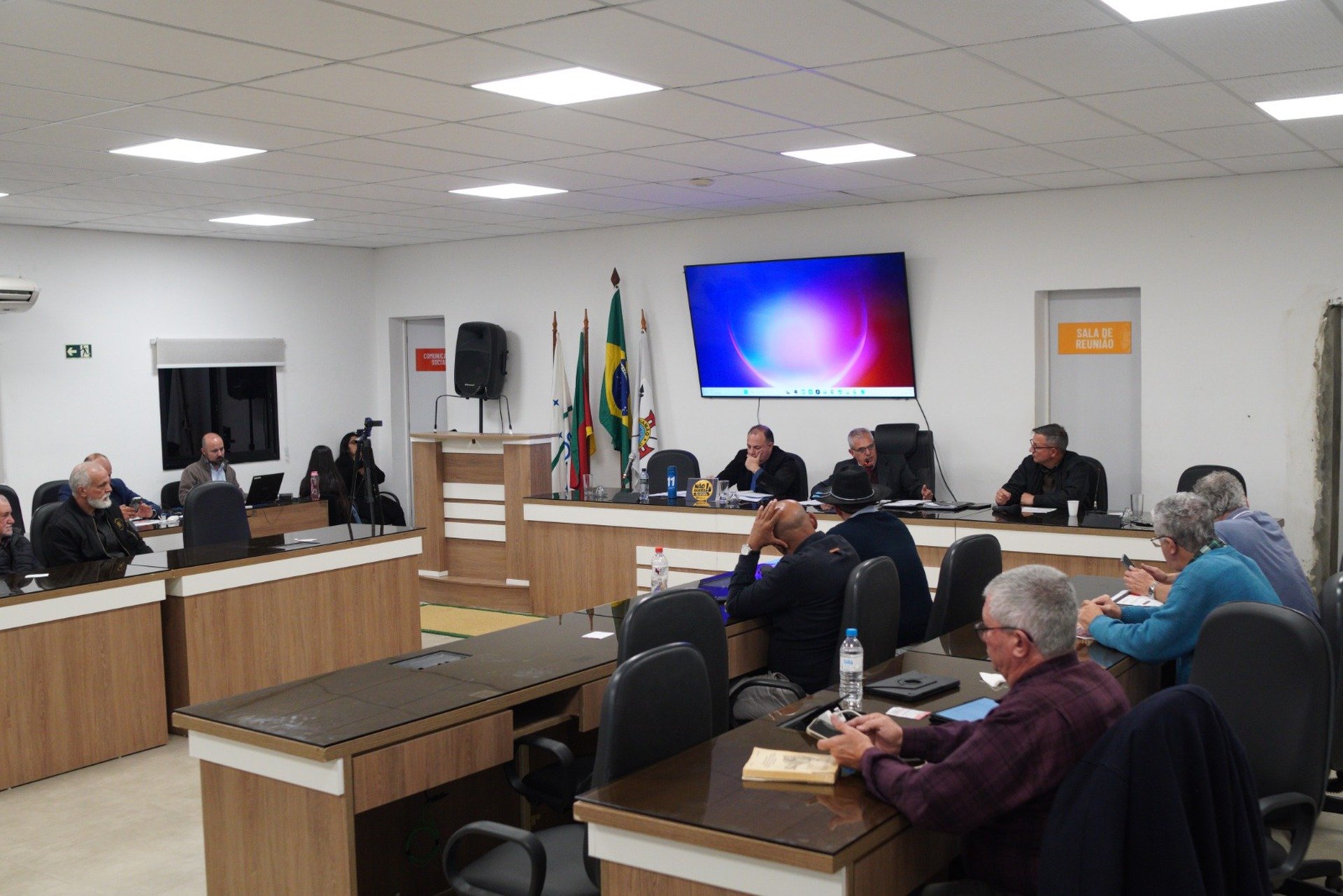 CMV realiza audiência pública para debater situação do comércio local