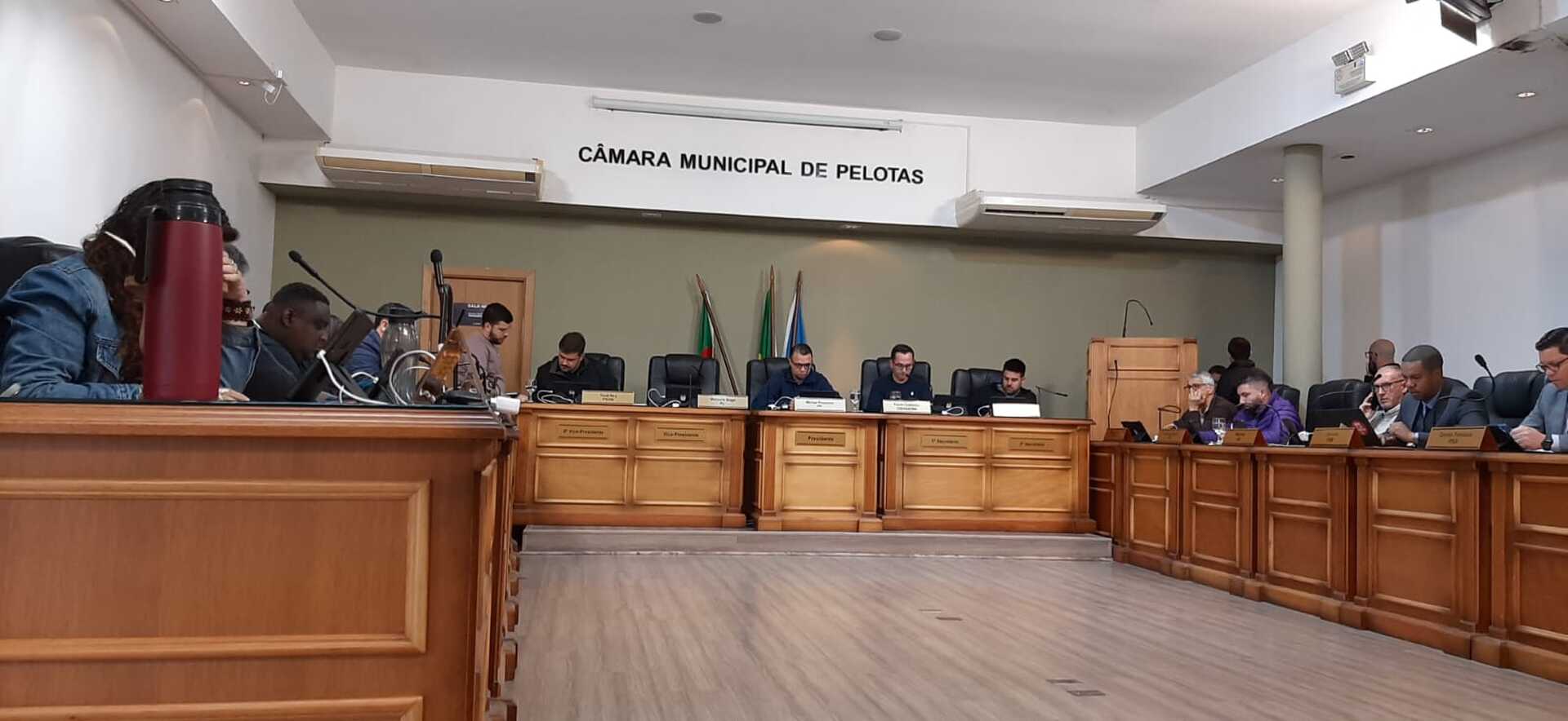 Câmara inicia atividades semanais com duas sessões