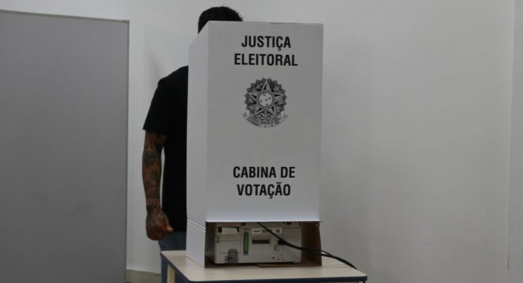 Câmara alerta eleitores sobre possibilidade de votação com acompanhante