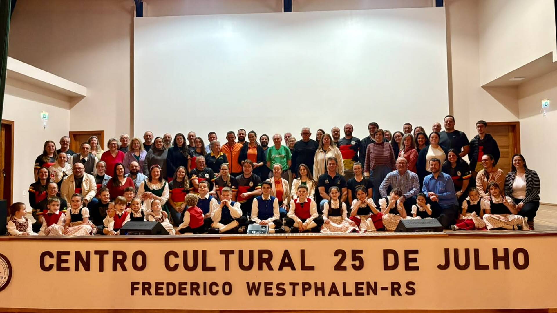 Legislativo prestigia lançamento da 4ª Novemberfest