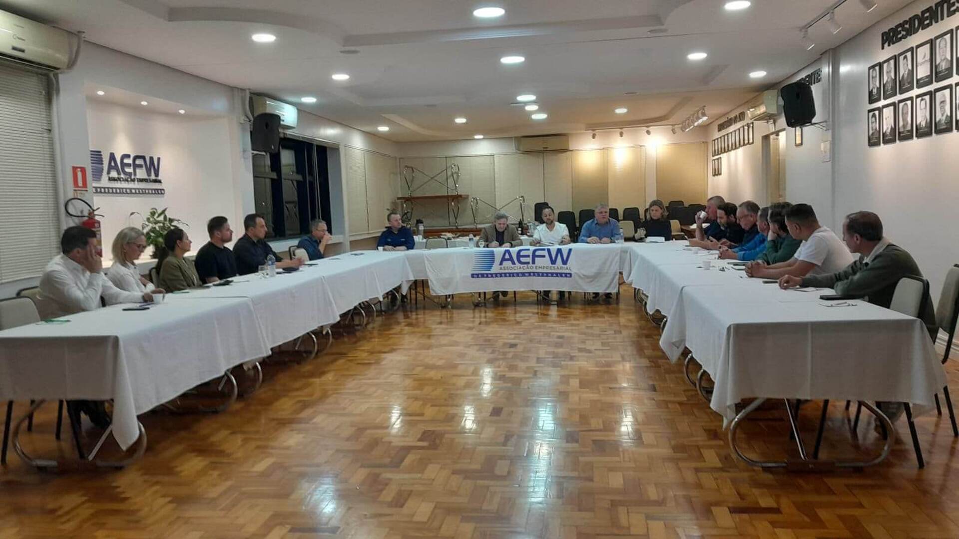 Legislativo acompanha apresentação da Comissão Central da Expofred 2027