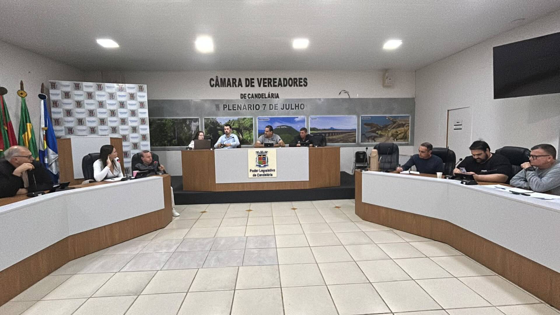 Câmara define matérias da Ordem do Dia e CPI das Horas-Máquina analisa orçamentos jurídicos