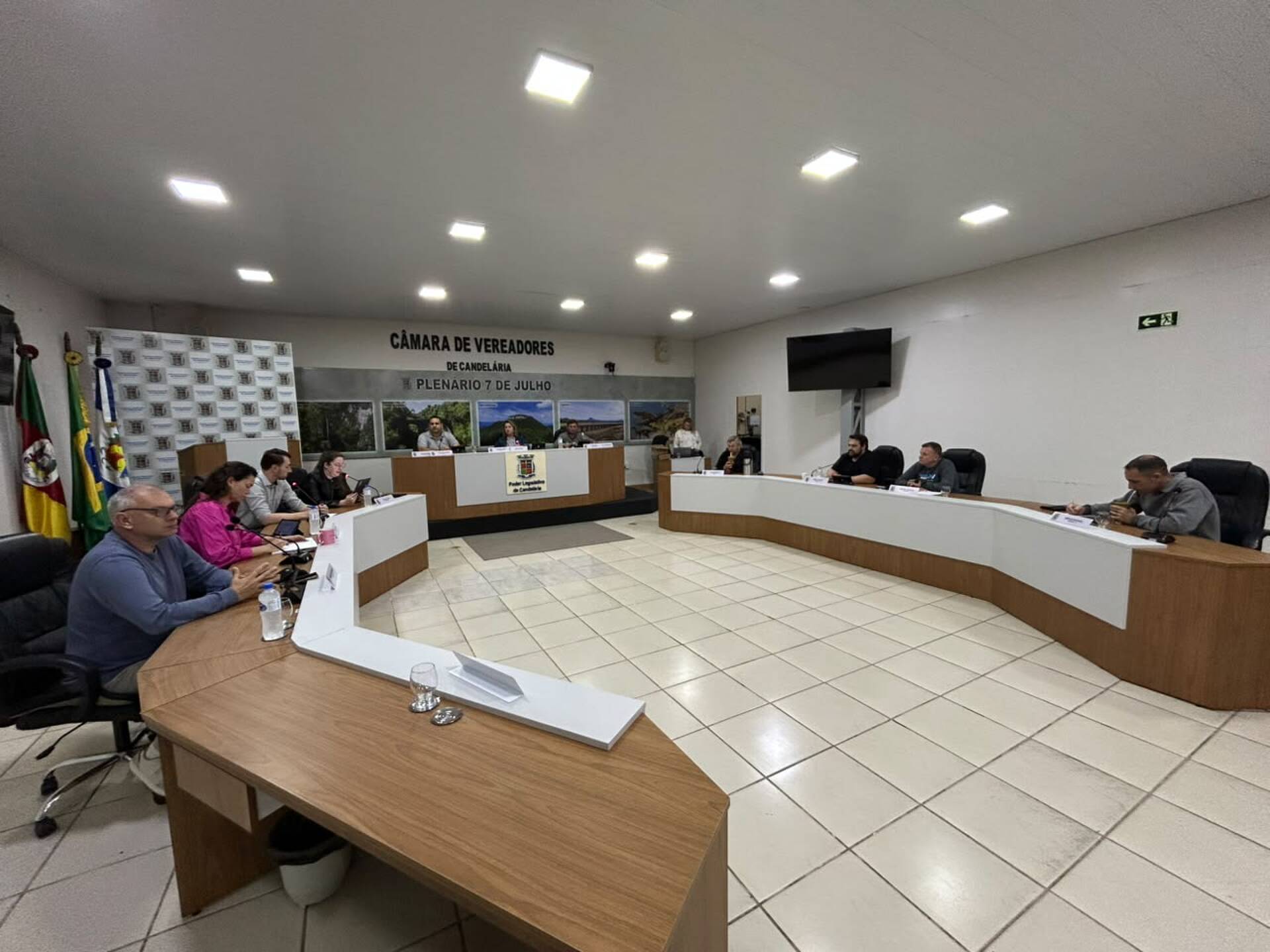 Câmara aprova projeto sobre alfabetização e define matérias para votação na próxima sessão