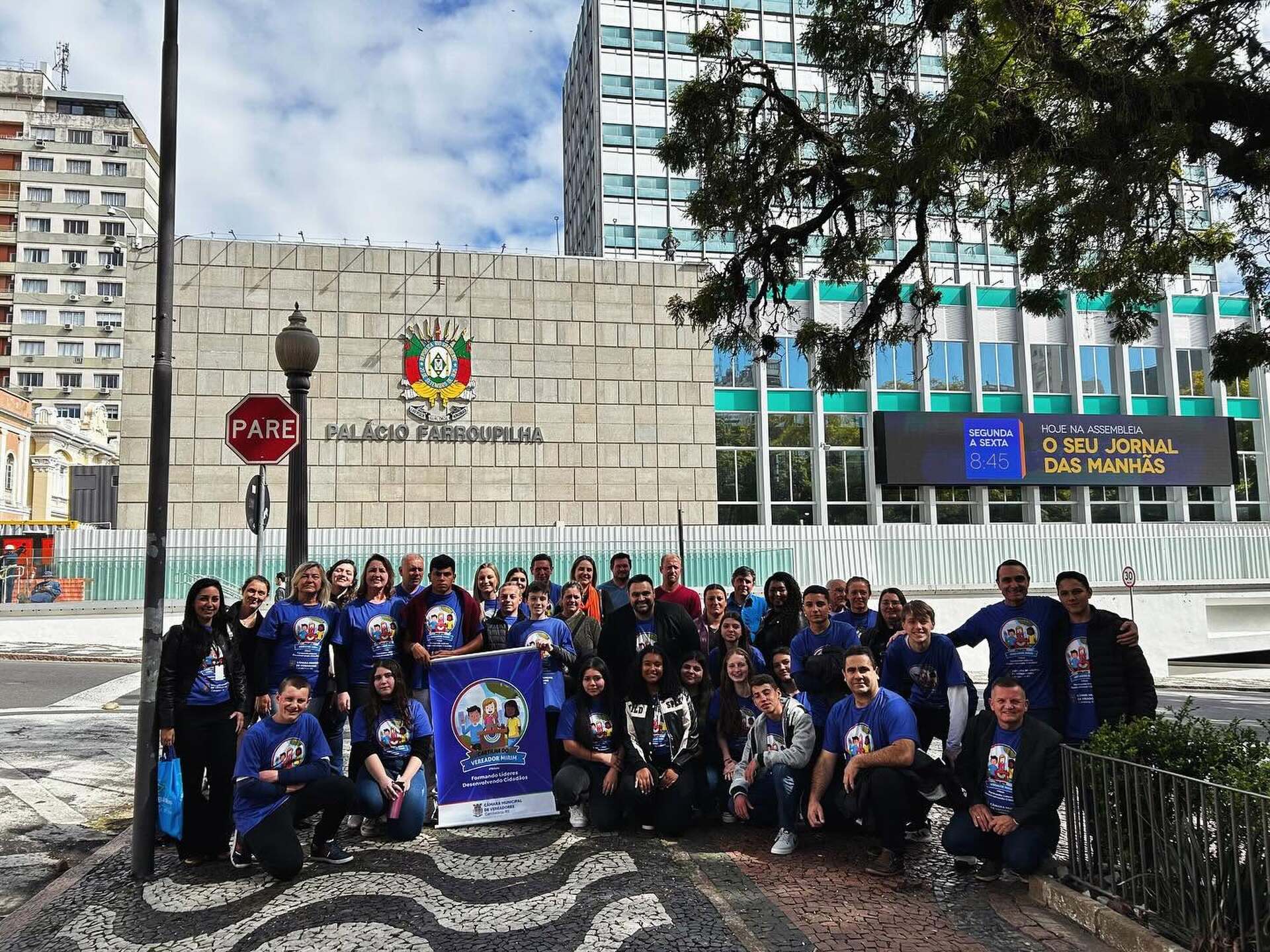 Projeto Vereador Mirim encerra edição de 2026 com viagem de estudos a Porto Alegre
